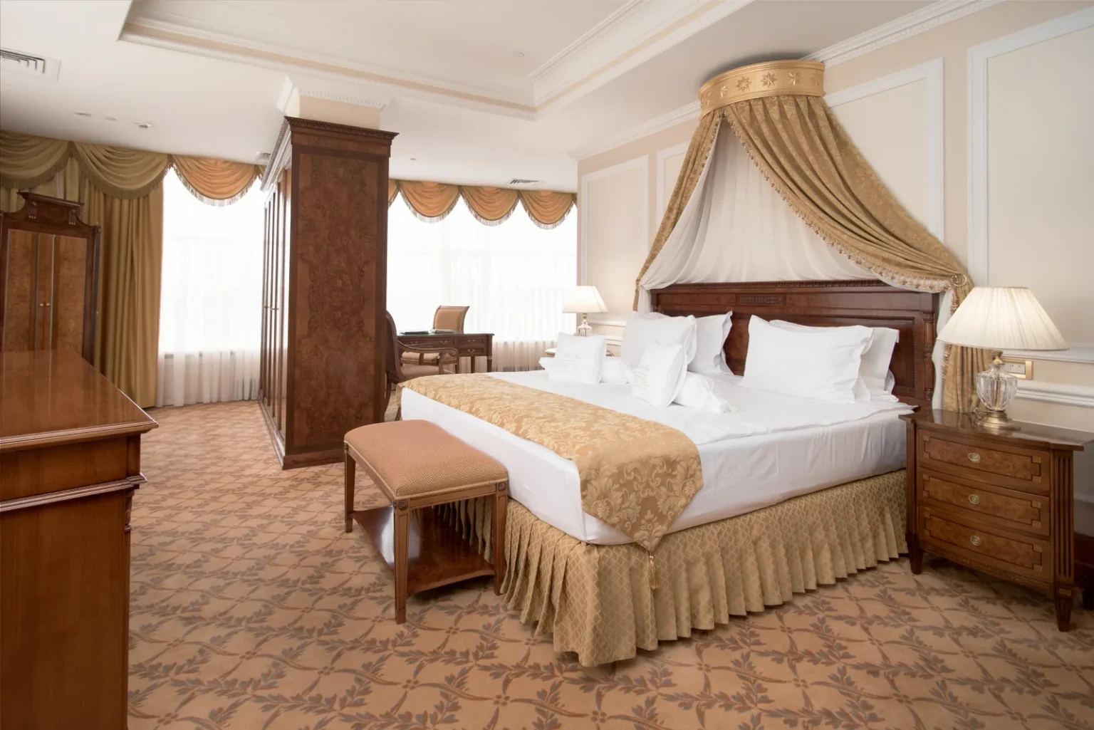 Фото 1 номера Ambassador Suite